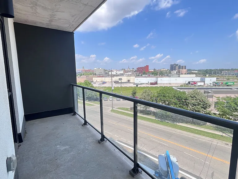 33 Erie Ave #402 — Photo 38
