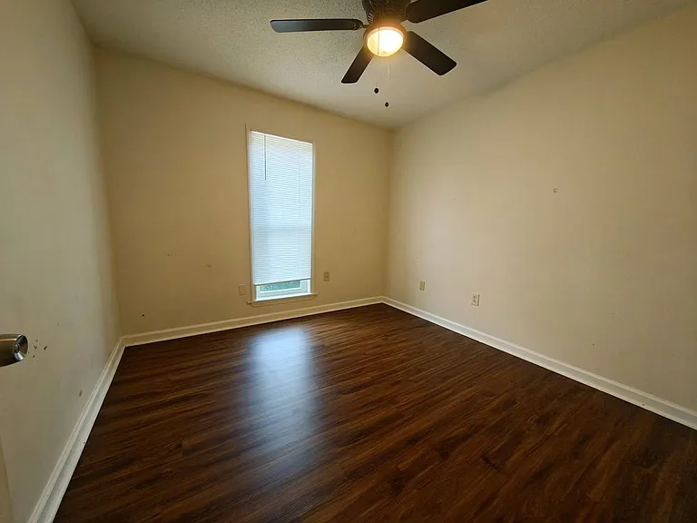 580 Blackhawk Rd — Photo 6