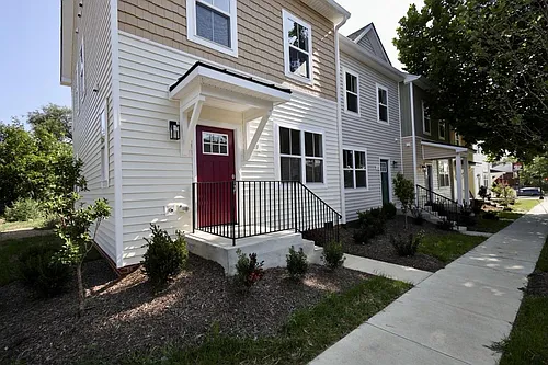 24 E Gerrard St Photo 1