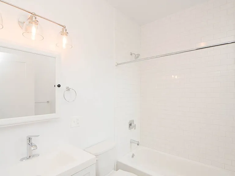 3407 W Fullerton Ave #D4 — Photo 17