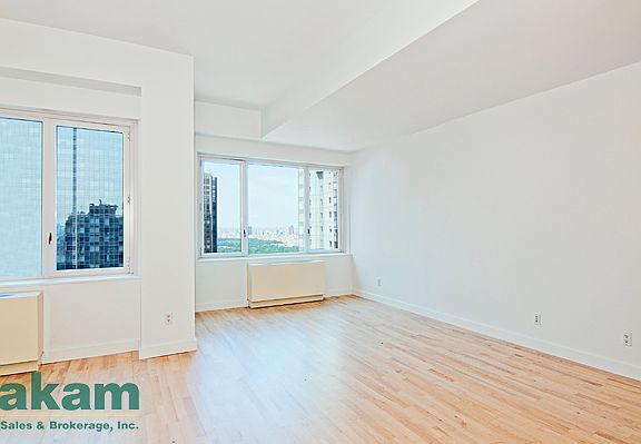 3rd image of 322 W 57th St Unit Sp57m