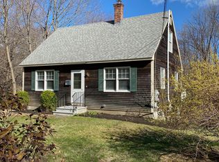 82 Bow St, Freeport, ME 04032