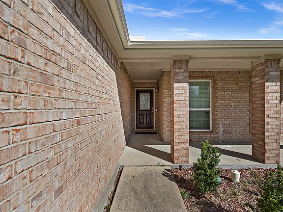 3rd image of 3706 Wolf Creek Ln