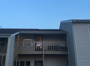 30 Coventry Ln APT 2, Muscatine, IA 52761