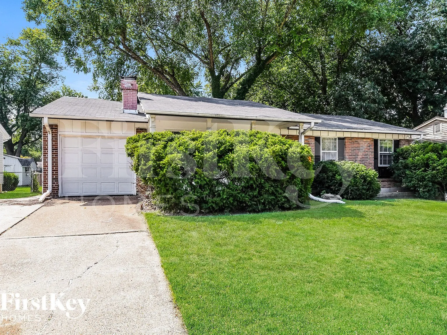 3 bed, 2.0 bath, 1328 sqft, $1,885 — Photo 2
