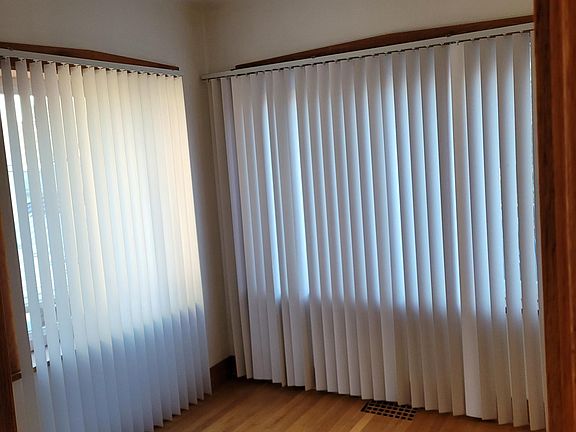 3rd image of 6023 N Austin Ave #1