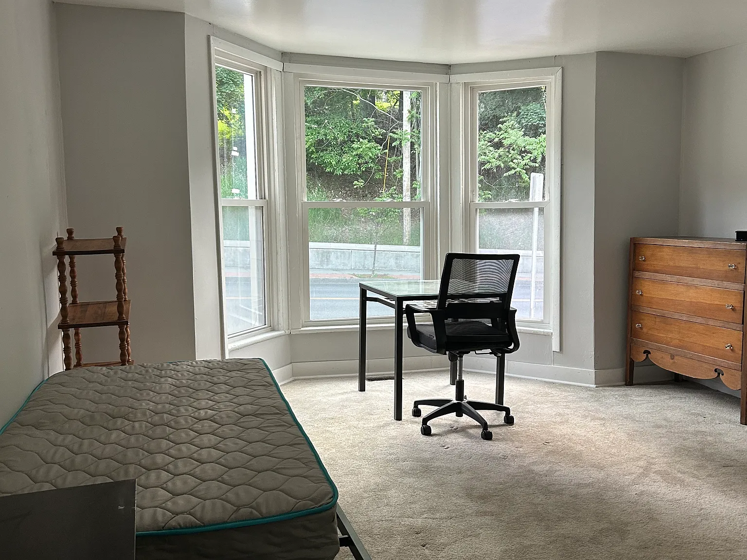 3 bed, $1,650 — Photo 2