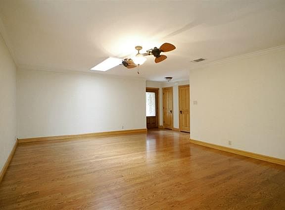 3rd image of 6205 Price Dr