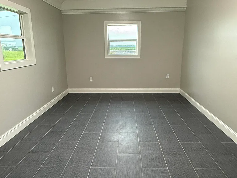 3618 E Admiral Doyle Dr — Photo 11