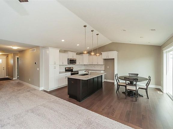 4th image of 1151 Cardinal Dr