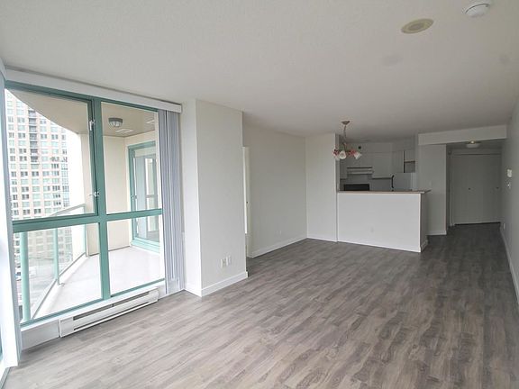 5th image of 907 Beach Ave #1602