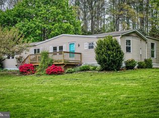 407 Holtzman Rd, Reinholds, PA 17569