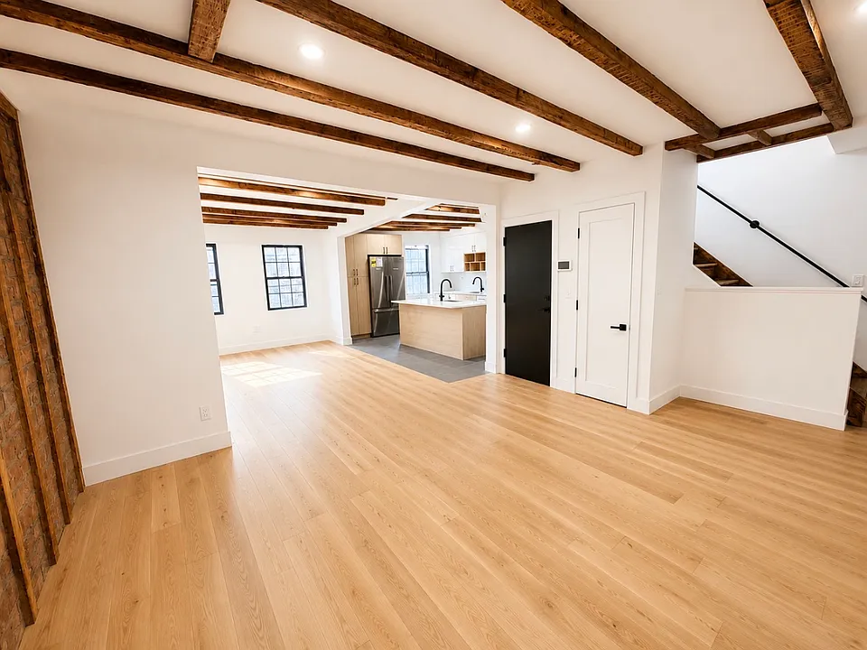 296 Grand St #PENTHOUSE