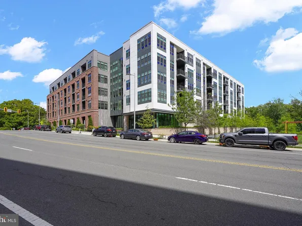 1761 Old Meadow Rd #221, McLean, VA 22101