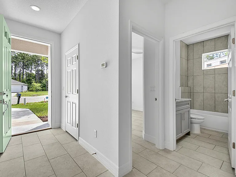 14 Ullynn Pl #A — Photo 45