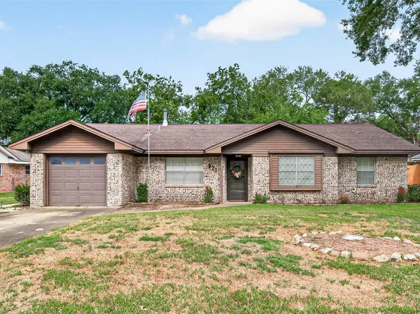 821 Bernard Ave, Rosenberg, TX 77471