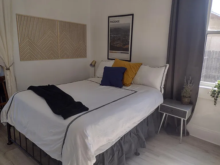 Comfy queen sized bed