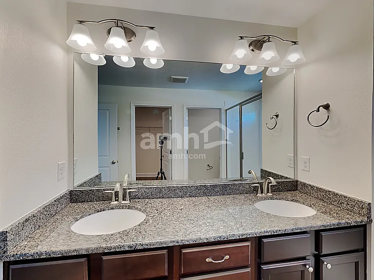 4622 Reisswood Loop — Photo 10