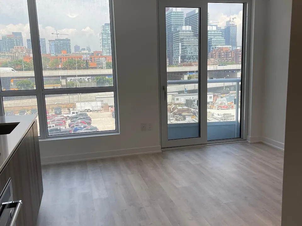 15 Richardson St #405