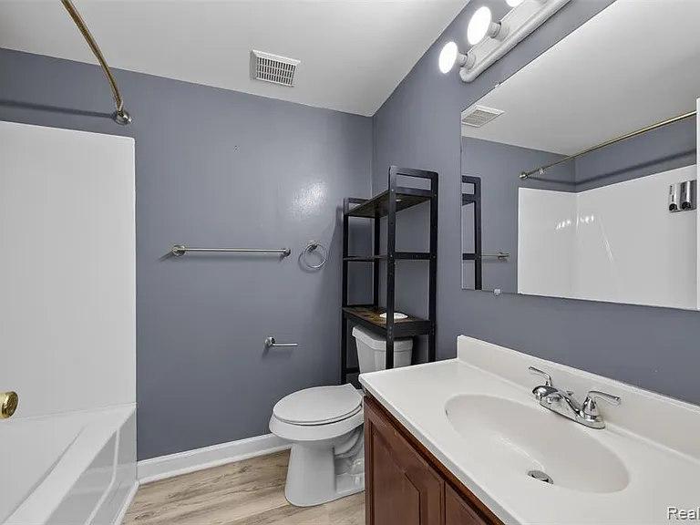 16515 Terrace Village Dr — Photo 40