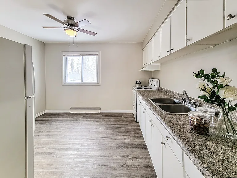 455 Maiden Ln — Photo 5