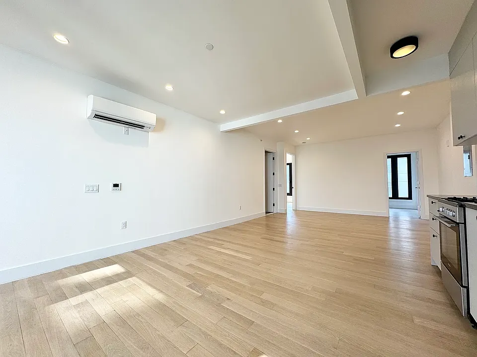 260 Gold St #501