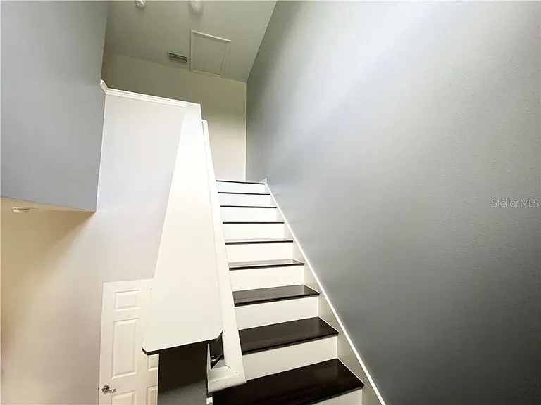 1751 Retreat View Cir — Photo 10