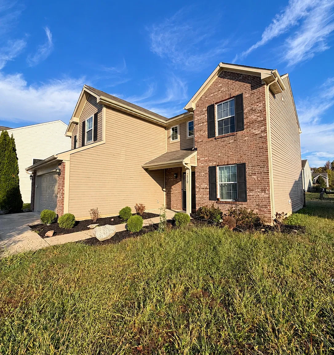 4 bed, 2.5 bath, 2220 sqft, $2,200 — Photo 2