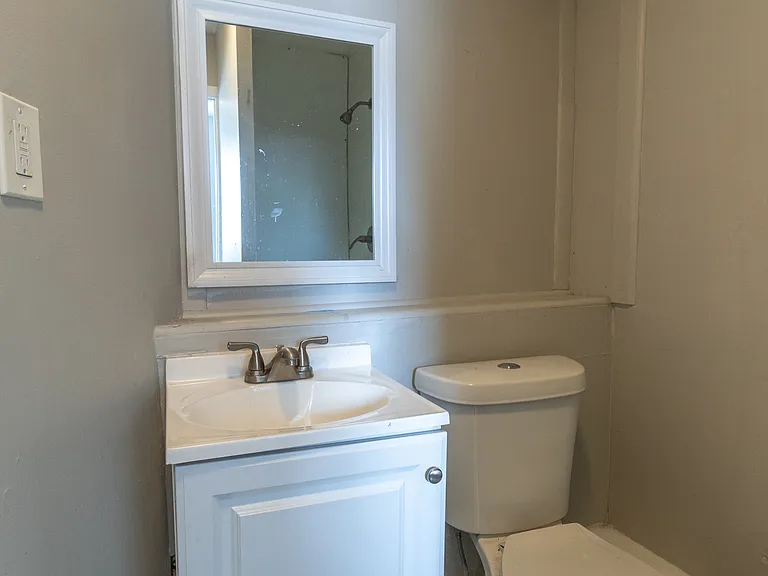 1038 McArthur Rd — Photo 5
