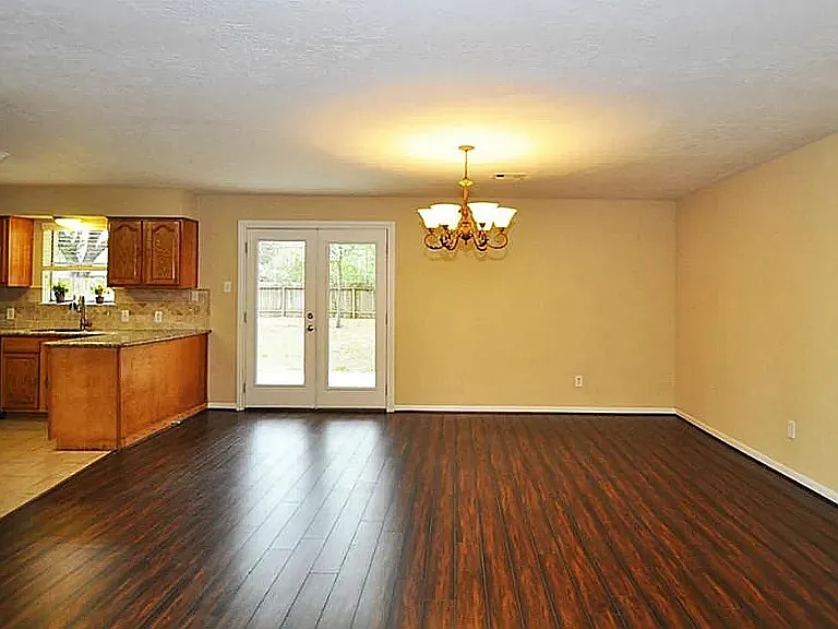 4 bed, 2626 sqft, $2,295 — Photo 3