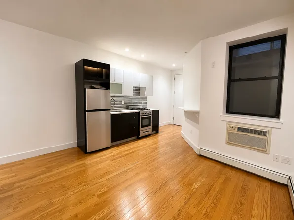 252 Schenectady Avenue image 1 of 6
