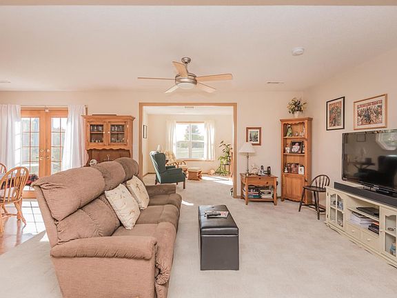3rd image of 1614 Truman Dr