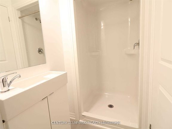 4th image of 1900 Simcoe St N #528