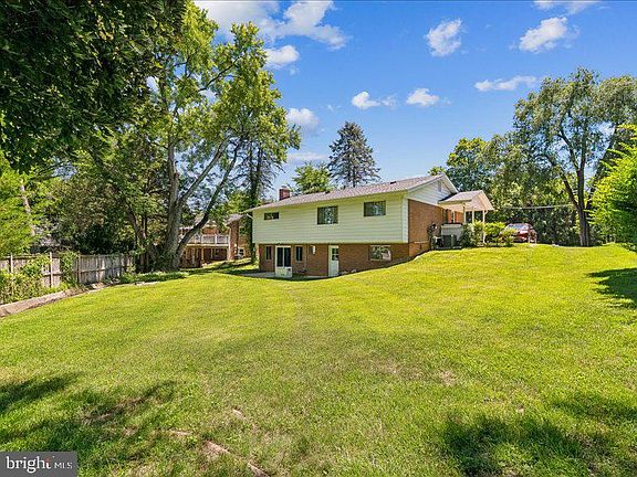 3rd image of 903 Annmore Dr
