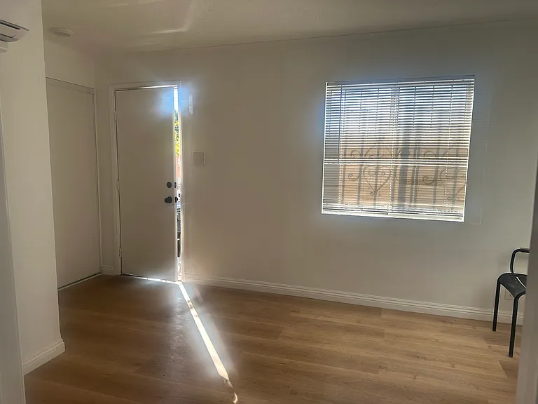 411 S Grande Vista Ave #1/2 — Photo 5