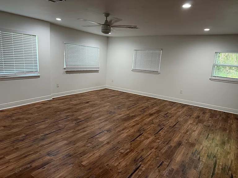 224 Maplewood St — Photo 2