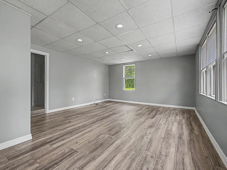 24915 Saint Paul Blvd — Photo 6