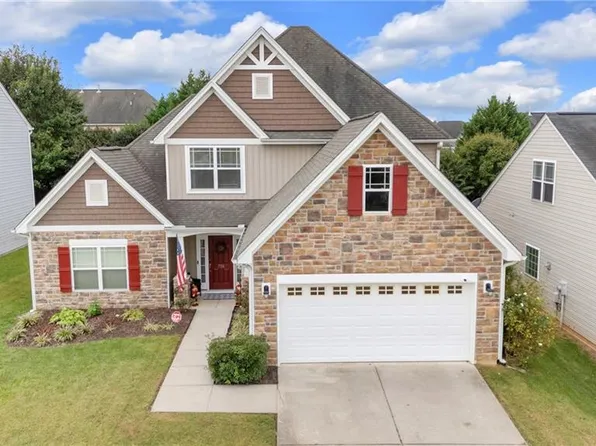 758 Breeders Cup Dr, Whitsett, NC 27377