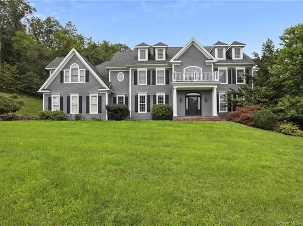 5 Petersons Lane, Danbury, CT 06811