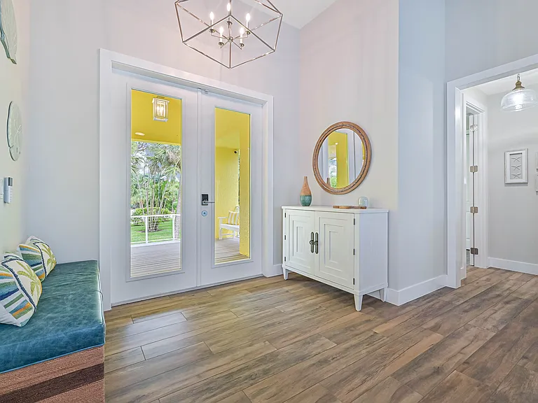 Front entrance foyer