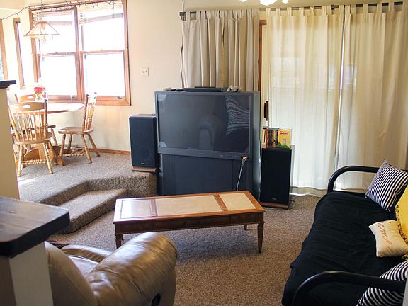 Apt. 4 - Living Room