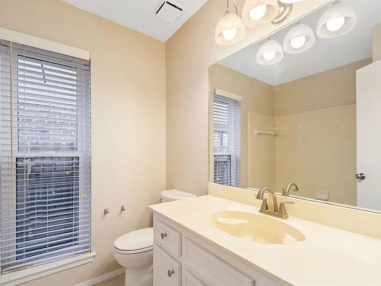 108 N Deerfoot Cir — Photo 6