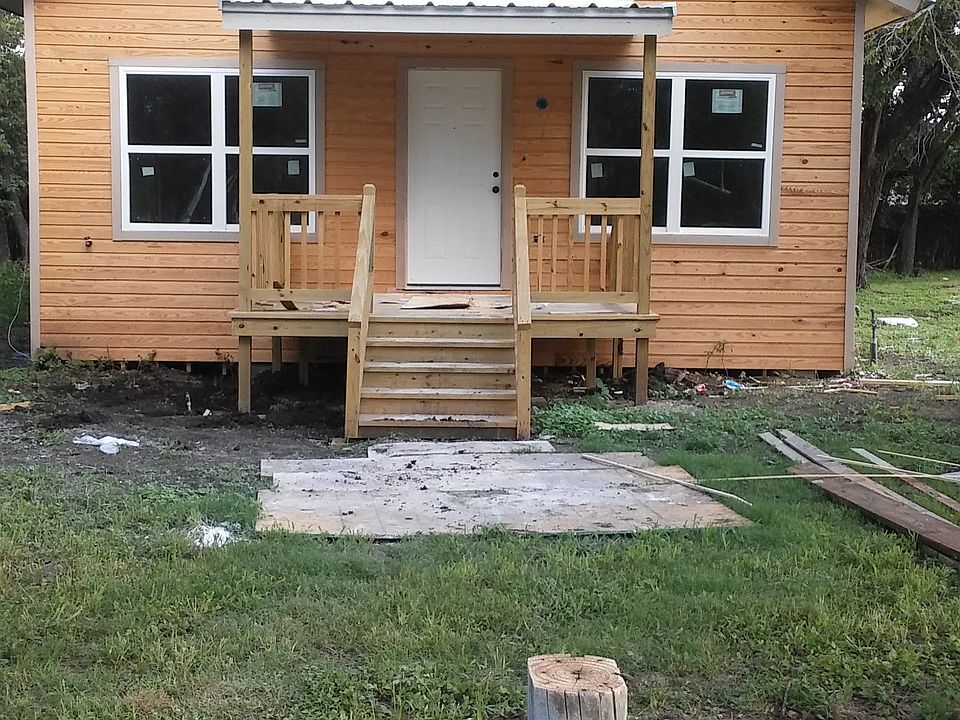 1st image of 1206 E Avenue G