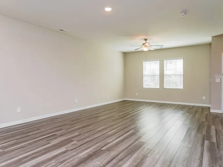 542 Landing View Dr — Photo 4