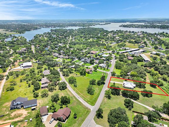 3rd image of 416 Highland Drive