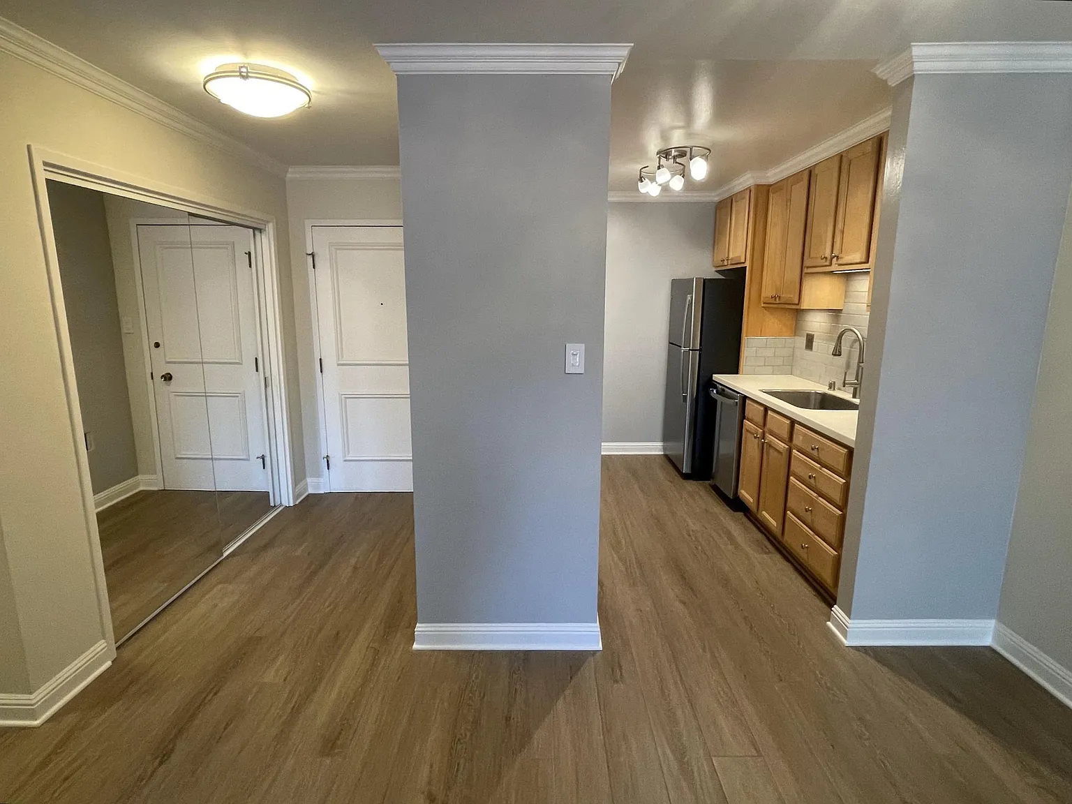 715 Laurel Ave — Photo 3
