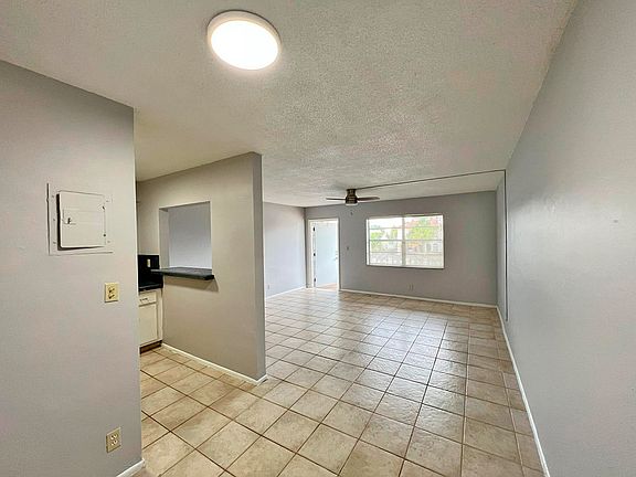 4th image of 1300 NE 3rd St APT 25