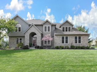 12627 Oakmere Dr NW, Pickerington, OH