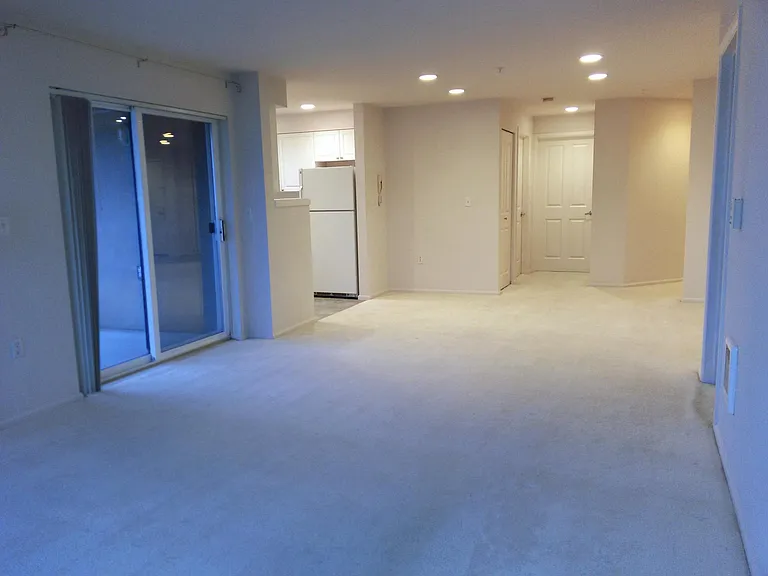 4343 Roosevelt Way NE #402 — Photo 6