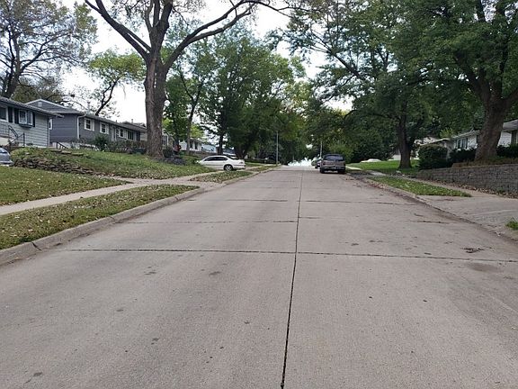 5th image of 2318 S 123rd St